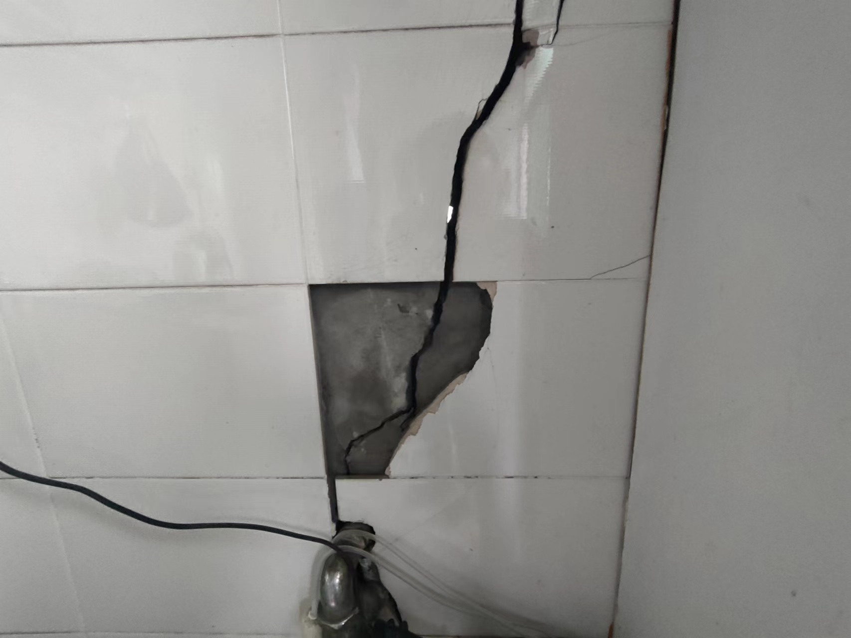 房屋鑒定中,混凝土構件裂縫如何鑒別和分析?(圖1) 微信圖片_20220609151331.jpg